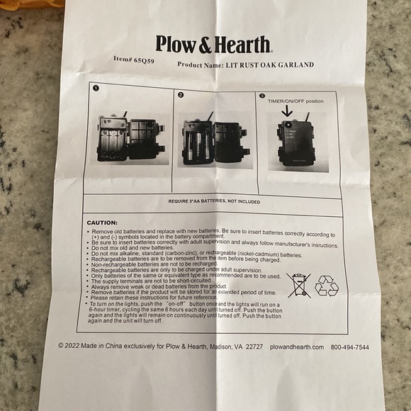 Indoor/Outdoor Lighted Rust Oak Garland - Picture 3 of 3